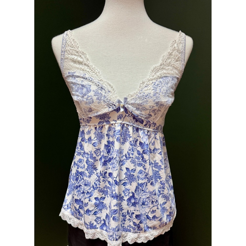 Lauraβ Ashley Floral Top Lace Trim Blue White Cottagecore Top Women's Size L